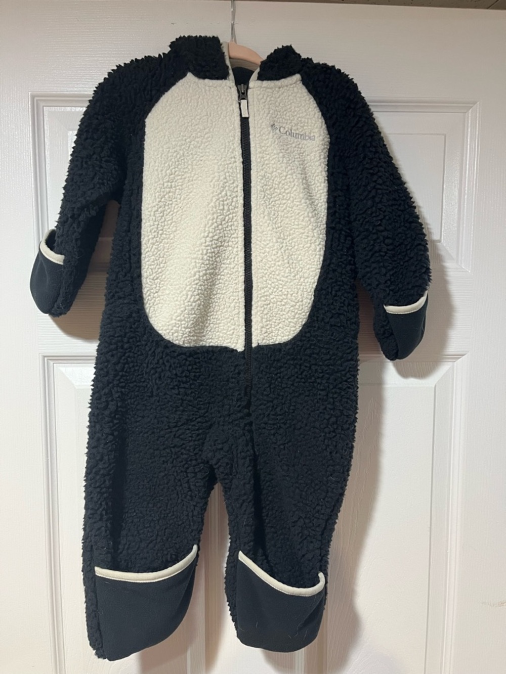 Columbia Black and Cream Sherpa Baby Footie with Hood 12-18 - Picture 2 of 8